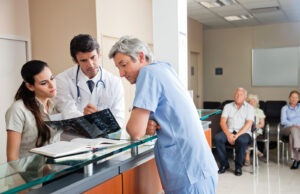 Hospital Santa Emília abre oportunidade de vaga para recepcionista; confira!